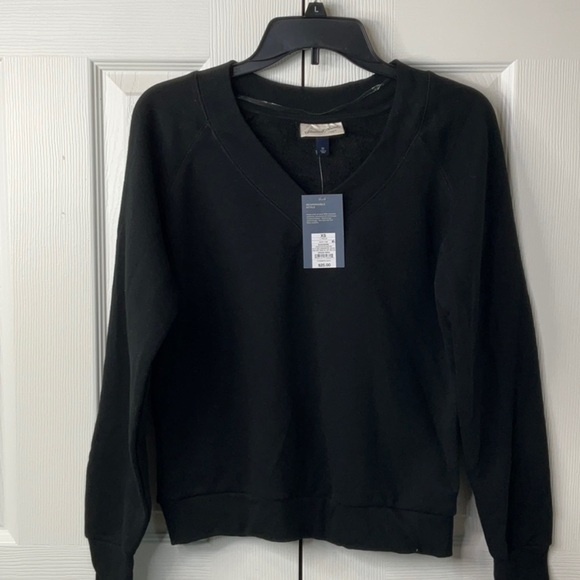 Universal Thread Black Sweatshirt - Picture 2 of 6